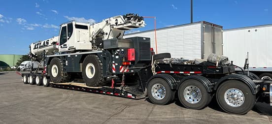 Oversize/overweight load transportation at night: how to do it safely and legally