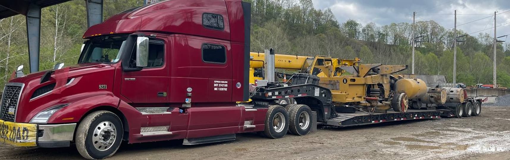 Cómo cargar correctamente carga sobredimensionada en un remolque